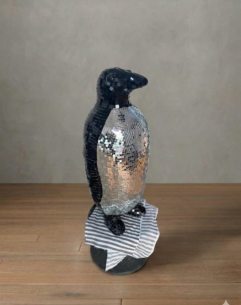 Small Penguin, style SH-18-26